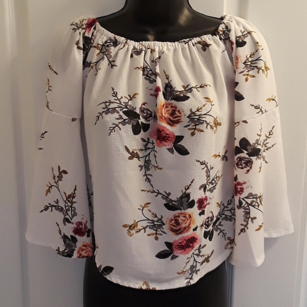 💕Y2K CUTE💕New Gypsy Style Floral Blouse